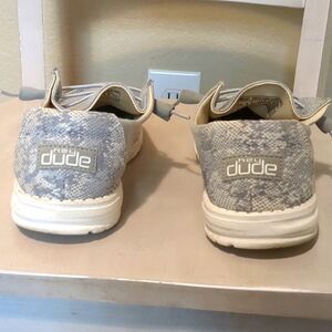 Hey Dude size 9